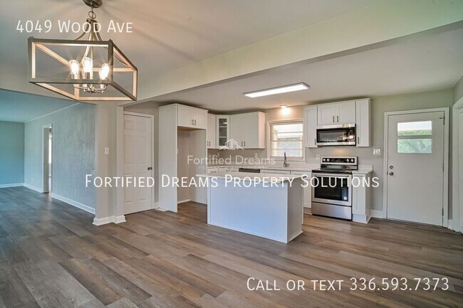 Building Photo - 4049 Wood Ave