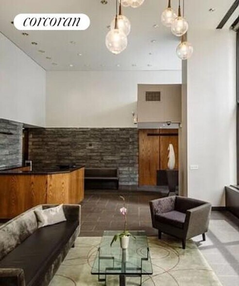 Building Photo - 301 E 87th St