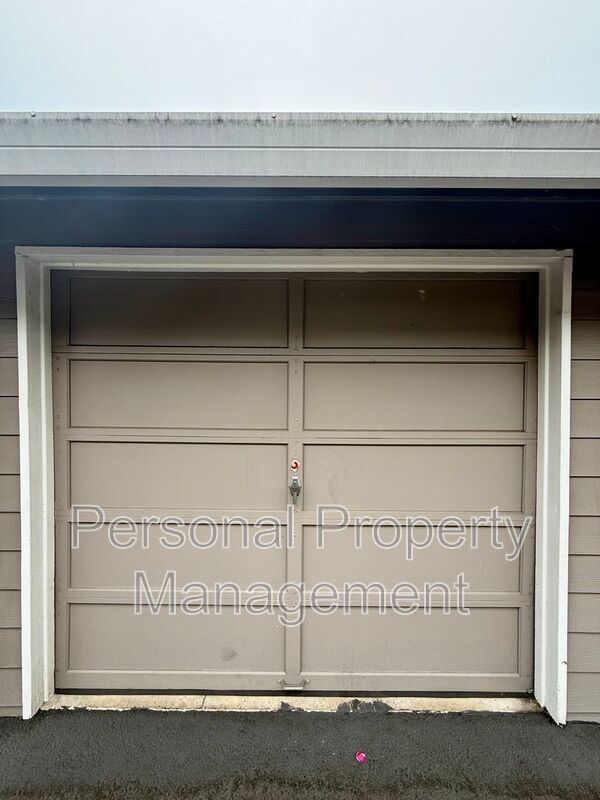 Building Photo - 5413 NE 34th St