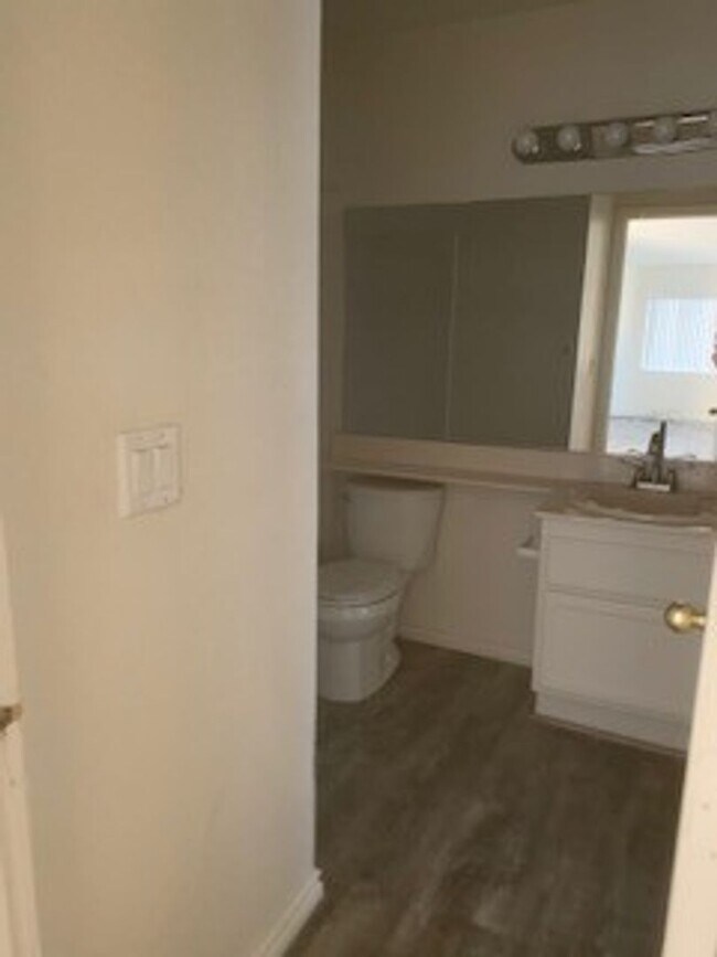 Building Photo - Update unit!!