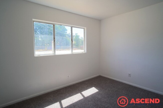 Building Photo - Charming Home in Arvin!