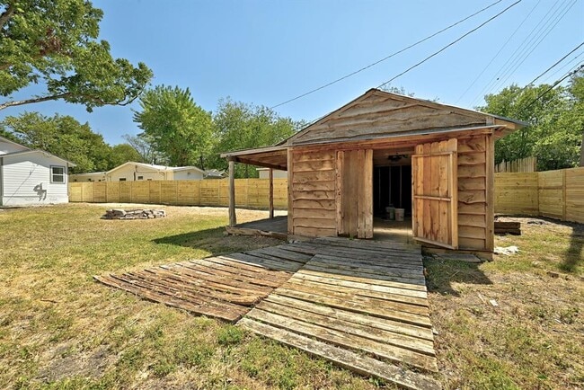 Building Photo - 203 Nelray Blvd