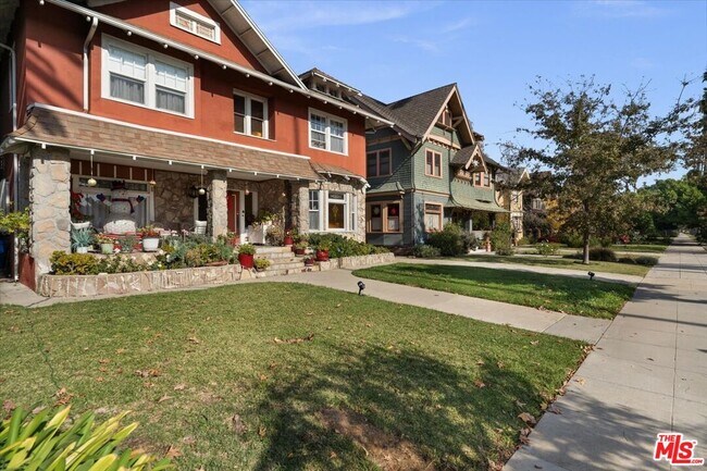 Building Photo - 2207 W 20th St