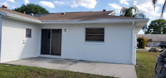 Building Photo - Charming 2 Bedroom Duplex with Tiled Flooring and Patio Space