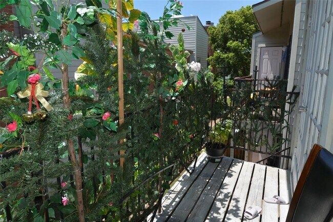 Building Photo - 10501 South Dr