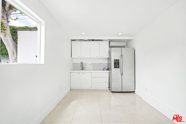 Building Photo - 469 S Hamel Rd
