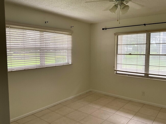 Building Photo - 347 Mansfield I