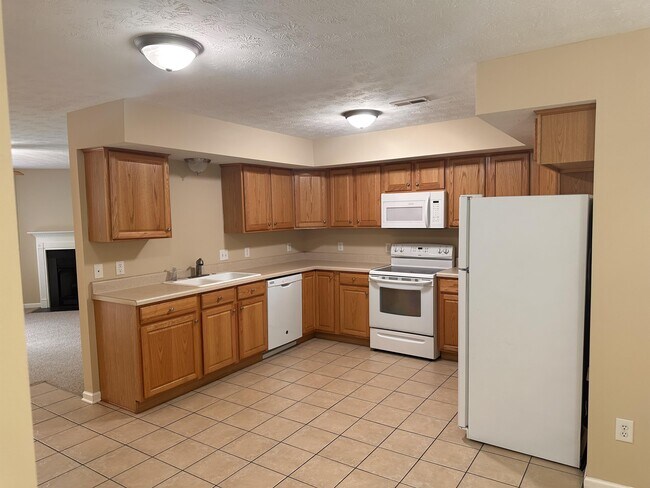 Building Photo - 39 Abbey Ct