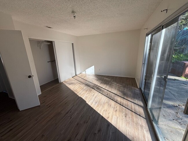 Building Photo - 274 Mountain View Dr