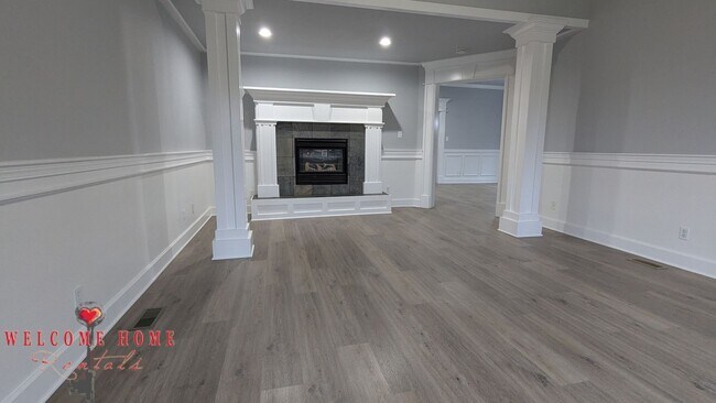 Building Photo - 4520 S Thompson Ave