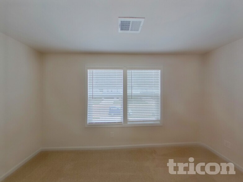 Building Photo - 222 Savannah Wood Rd