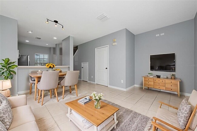 Building Photo - 9313 Jasmine Flower Ln