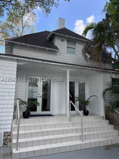 Building Photo - 2025 Brickell Ave