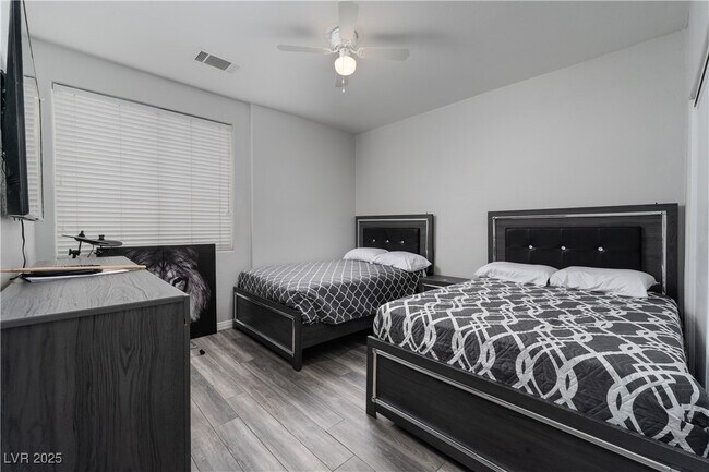 Building Photo - 10725 Bernini Dr