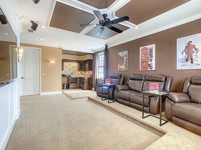 Building Photo - Luxury Living in Woodland Lakes Preserve: Fully-Furnished