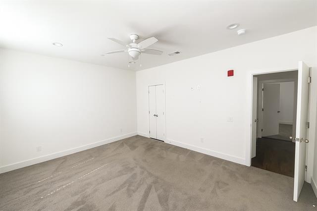 Building Photo - 1931 N Prairie Ave