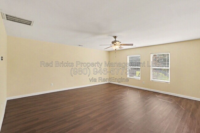 Building Photo - 10805 Dry Stone Dr