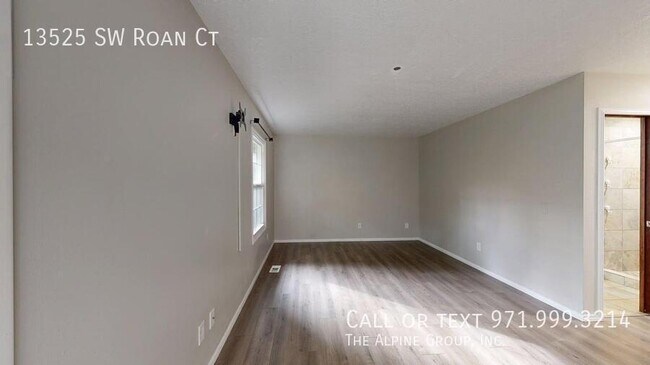 Building Photo - 13525 SW Roan Ct