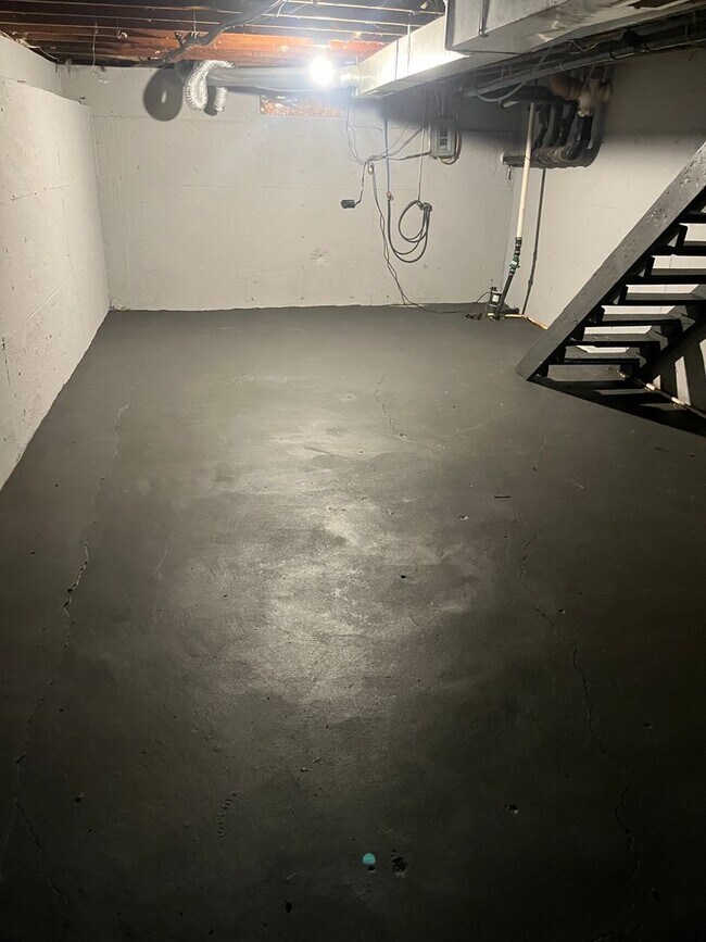 Building Photo - $795 - 2 bed 1 bath - Duplex