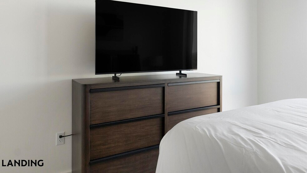 Building Photo - 1007 S Mint St