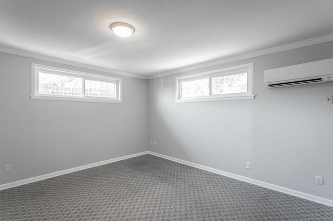 Building Photo - 719 Mcgowan Rd