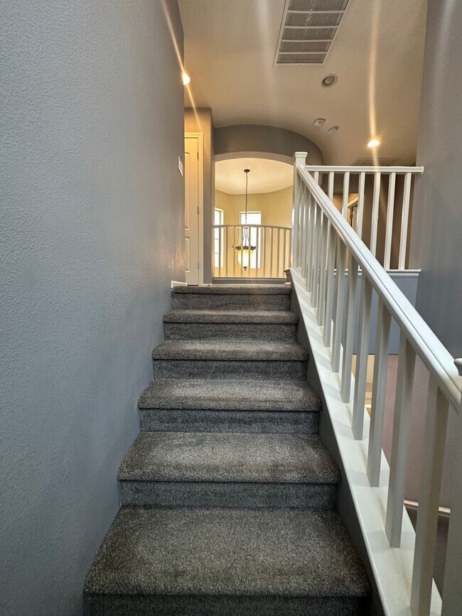 Building Photo - 7561 Morisset Ave