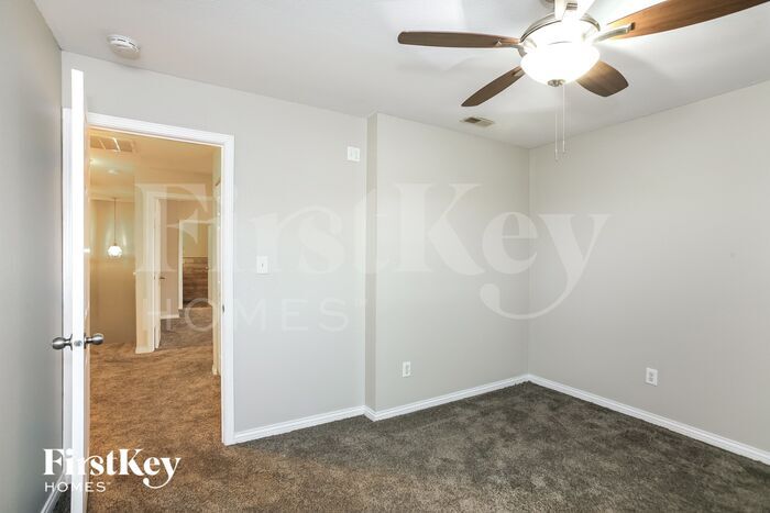 Building Photo - 6391 Layton Ln