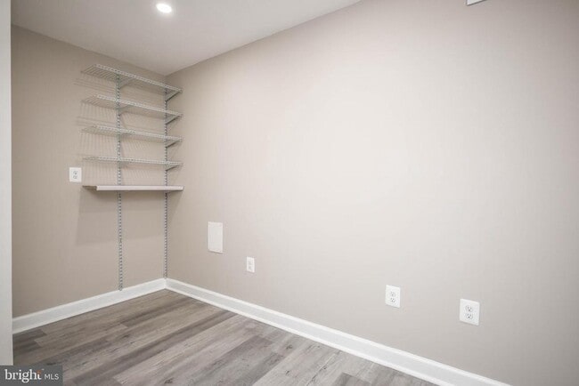 Building Photo - 10231 Millstream Dr