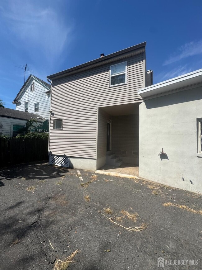 Building Photo - 908 Livingston Ave