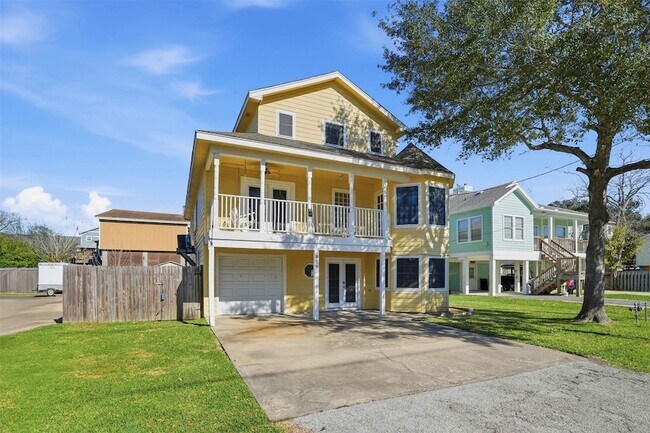 Building Photo - 818 Cedar Rd