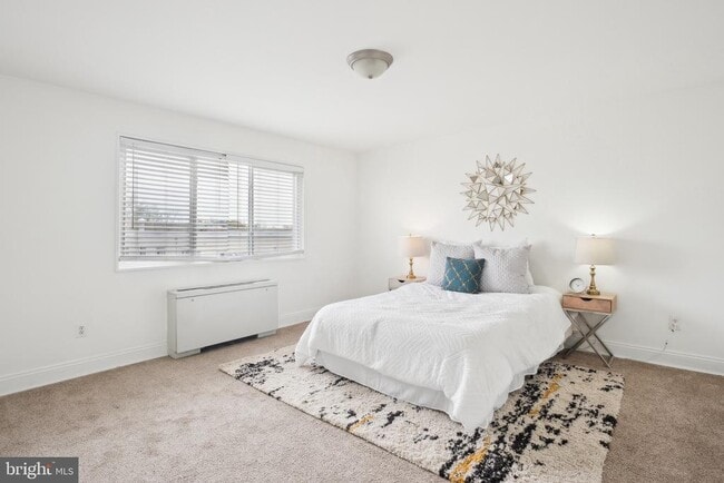 Building Photo - 1005 Chillum Rd