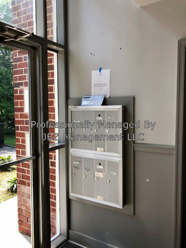 Building Photo - 1625 Ingleside Ave