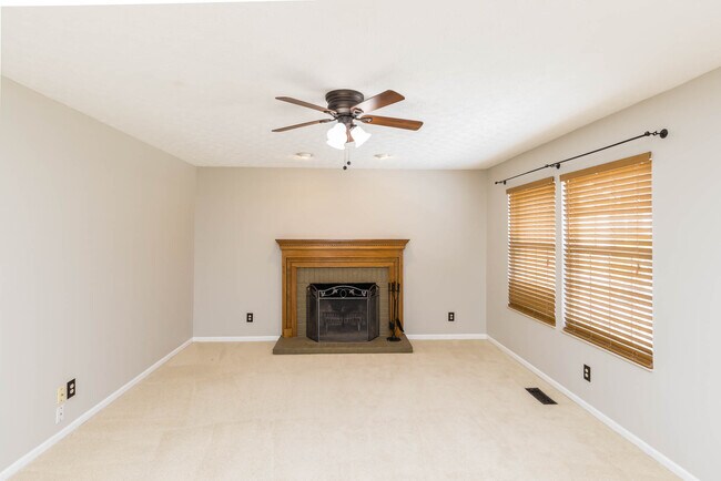 Building Photo - 5952 Sachem Ct