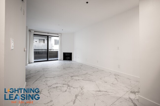 Building Photo - 8813 Burton Way