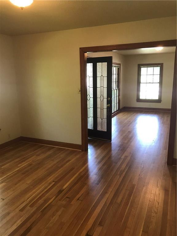 Building Photo - 1501 W 40th St