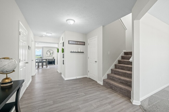 Building Photo - 4007 Woodview Dr