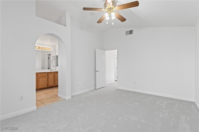 Building Photo - 9475 S Soloshine St