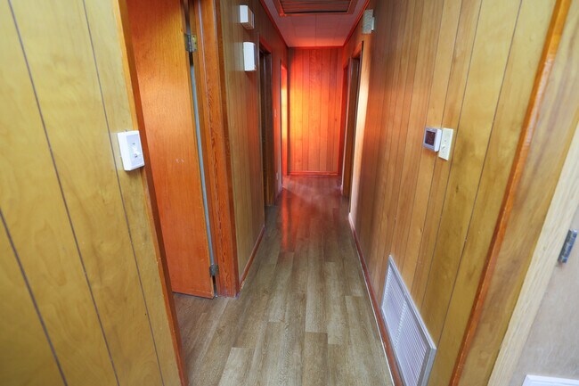 Building Photo - 2624 LA-1