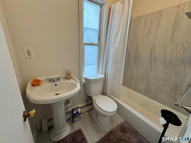 Building Photo - 1-3 Seeley St