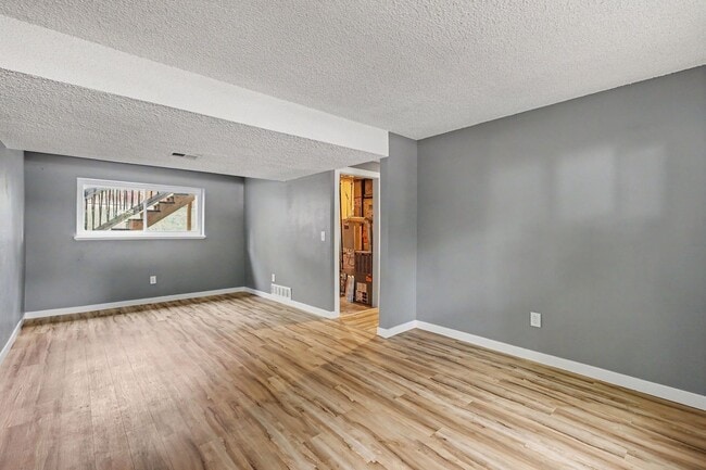 Building Photo - Spacious 4-Bedroom Home Near North Table Mountain