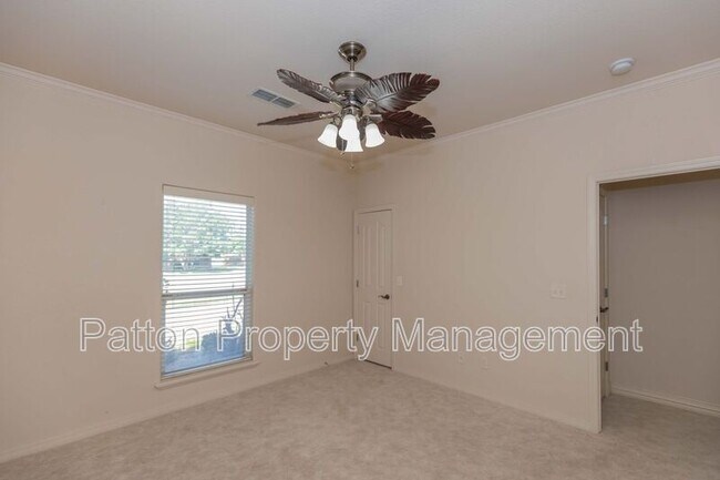 Building Photo - 6910 Logan Pl