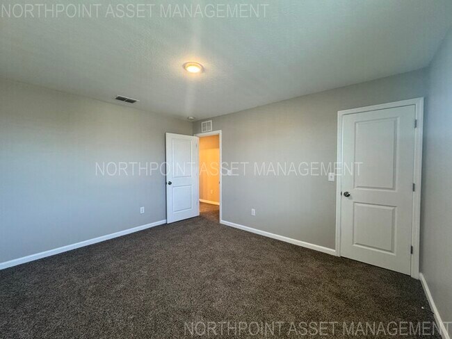 Building Photo - "AUGUST MOVE IN SPECIAL: $500 off on 2nd M...