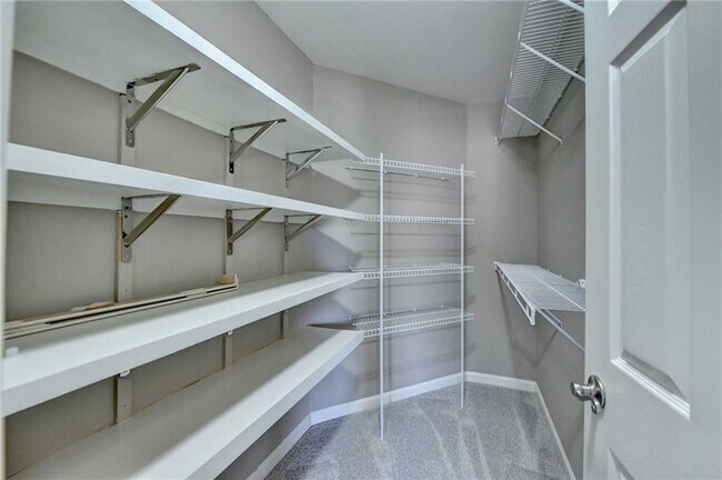 Building Photo - 1515 Boomer Cir