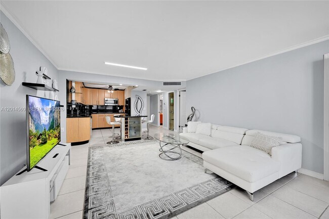 Building Photo - 6039 Collins Ave
