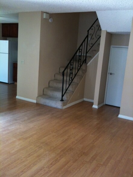 Building Photo - 10235 Madrid Way