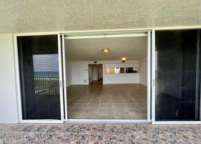 Building Photo - 3740 Ocean Beach Blvd