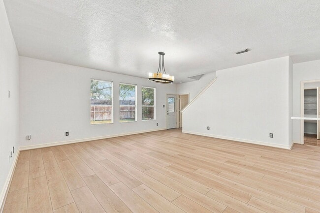 Building Photo - 18318 Alemarble Oak St