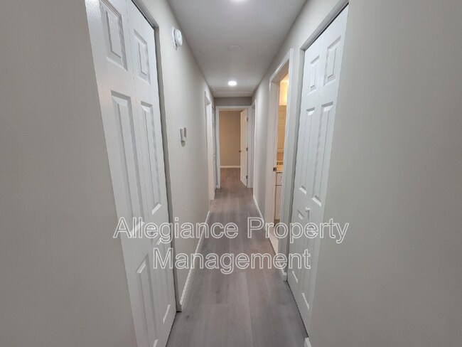 Building Photo - 7598 Springfield Hills Dr