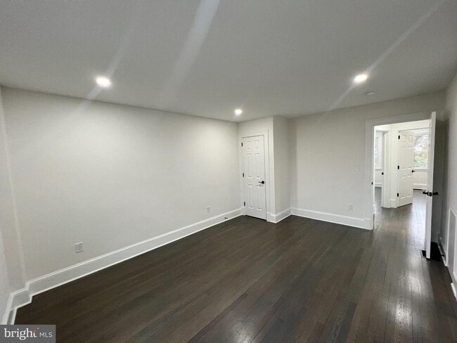 Building Photo - 216 Jefferson St NW