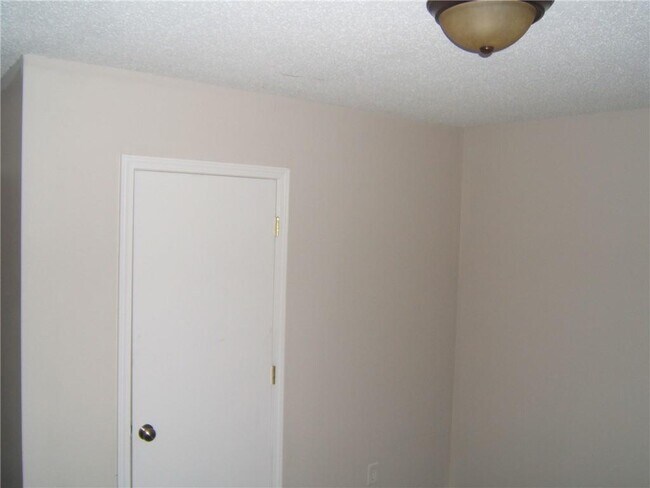 Building Photo - 4701 Flat Shoals Rd